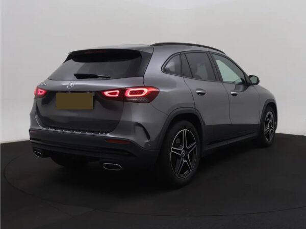 Mercedes-Benz GLA 250 AMG Line