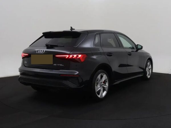 Photo 3 of 26 of WAUZZZGY0MA117586 Audi A3 Sportback 45 TFSI e S