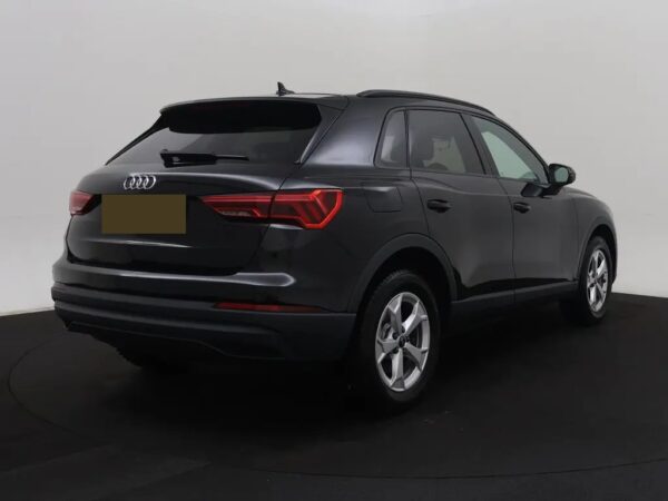 Photo 3 of 29 of WAUZZZF36M1124824 Audi Q3 45 TFSI e S edition