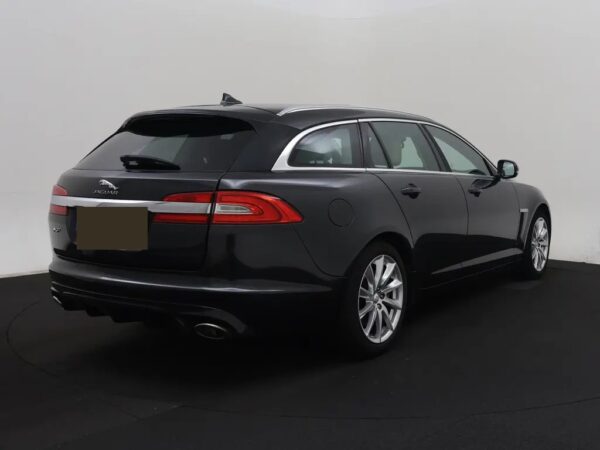 Photo 3 of 30 of SAJAA01T2FDU79681 Jaguar XF Sportbrake 2.2D AUT.