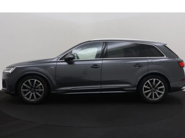 Photo 31 of 34 of WAUZZZ4M9MD013937 Audi Q7 55 TFSI e quattro Pro Line Plus