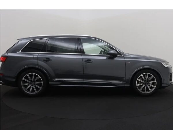 Photo 32 of 34 of WAUZZZ4M9MD013937 Audi Q7 55 TFSI e quattro Pro Line Plus