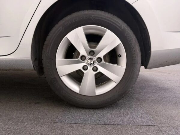 Photo 4 of 22 of TMBJP6NJ8JZ137107 Skoda Fabia Combi 1.0 TSI Clever