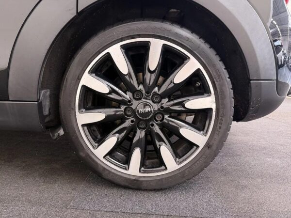 Photo 4 of 23 of WMWXS510602B14559 MINI 5-deurs 1.5 Cooper Chili