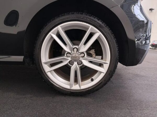 Photo 4 of 24 of WAUZZZ8X5GB017407 Audi A1 1.0 TFSI S-Tronic