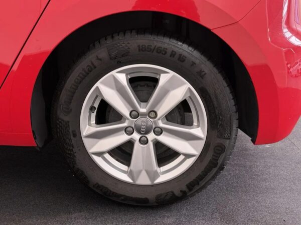 Photo 4 of 25 of WAUZZZGBXKR063496 Audi A1 Sportback 25 TFSI Pro Line