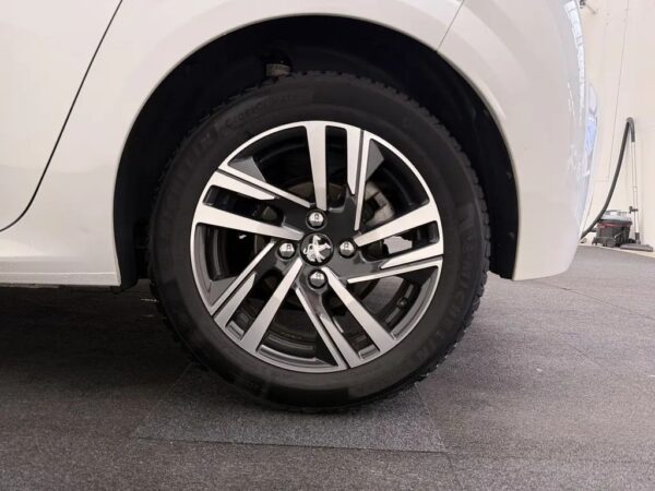 Peugeot 208 1.2 PureTech AUT. Allure