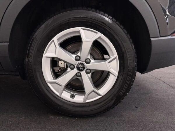 Photo 4 of 29 of WAUZZZF36M1124824 Audi Q3 45 TFSI e S edition