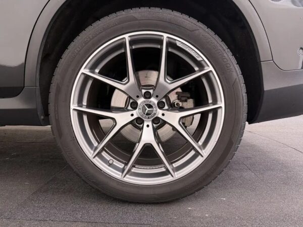 Photo 4 of 32 of W1N2539531V290493 Mercedes-Benz GLC 300e 4MATIC Premium Plus