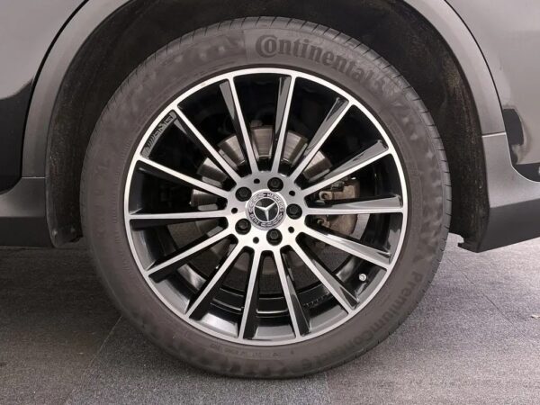 Photo 4 of 33 of W1N2539811V236801 Mercedes-Benz GLC 200 4MATIC Amg Premium Plus