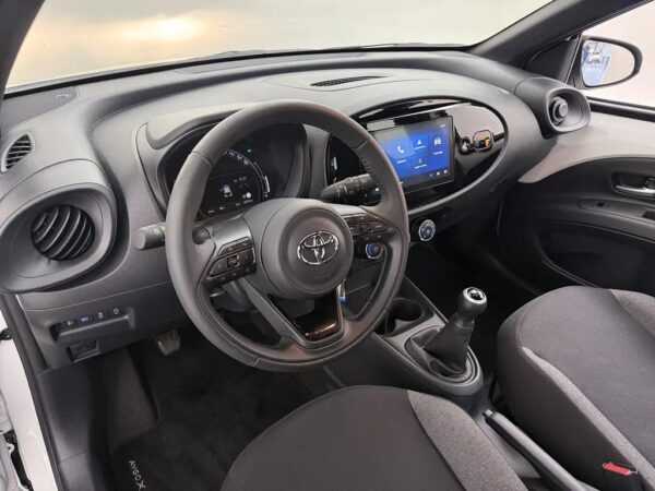 Toyota Aygo X 1.0 VVT-i MT Play