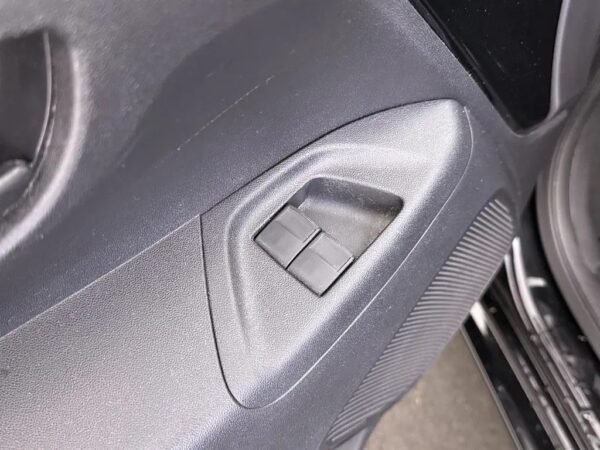 Photo 5 of 24 of VF3PSCFB5KR032553 Peugeot 108 1.0 e-VTi Blue Lease