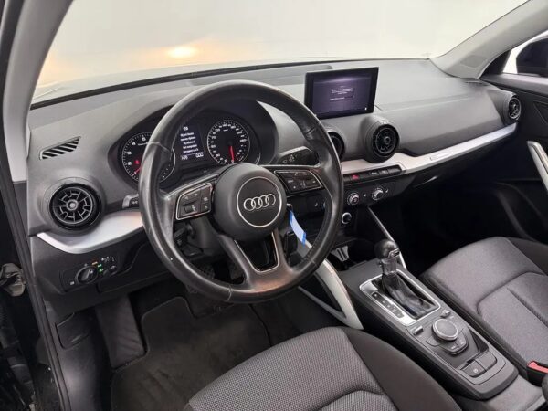 Photo 5 of 25 of WAUZZZGA6JA076735 Audi Q2 1.4 TFSI CoD Aut. Design Pro Line Plus