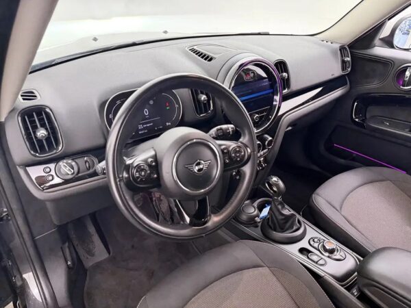 Photo 5 of 25 of WMW21BS0003M42027 MINI Countryman 1.5 Cooper S Automaat E ALL4 Chili