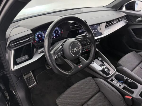 Photo 5 of 26 of WAUZZZGY0MA117586 Audi A3 Sportback 45 TFSI e S