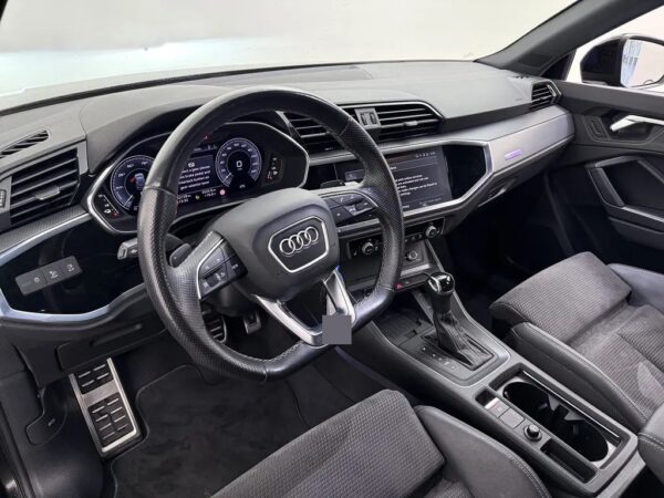 Photo 5 of 29 of WAUZZZF36M1124824 Audi Q3 45 TFSI e S edition