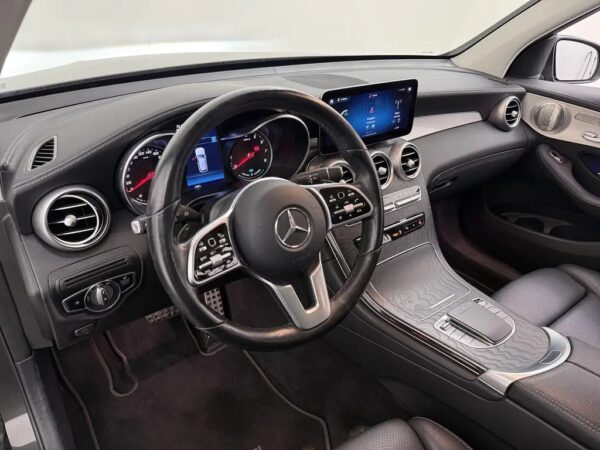 Photo 5 of 32 of W1N2539531V290493 Mercedes-Benz GLC 300e 4MATIC Premium Plus