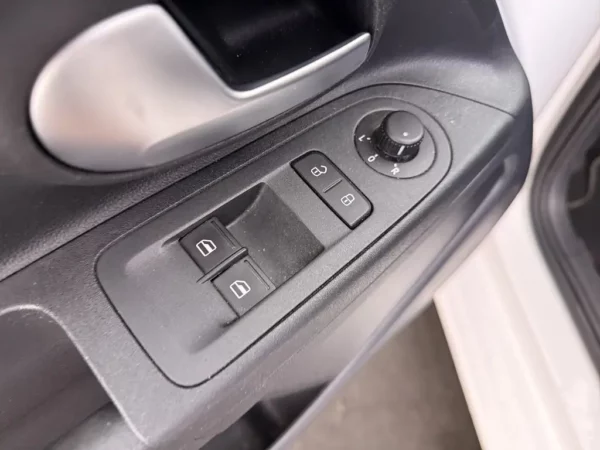 Photo 6 of 19 of TMBZZZAAZMD801131 Skoda Citigo e-iV EV Style Sport
