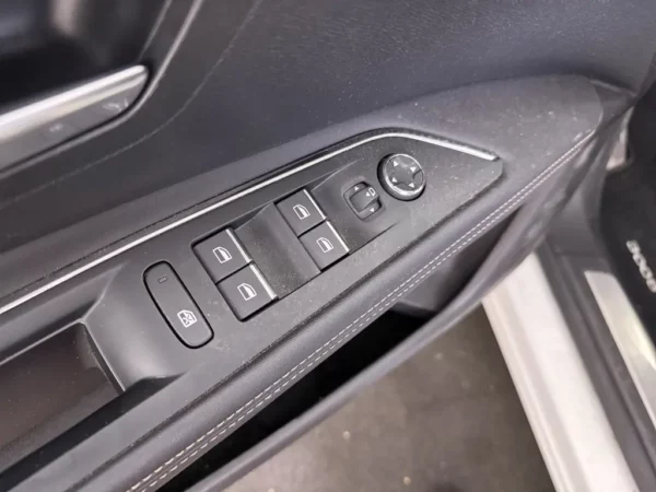 Peugeot 3008 1.6 HYbrid 225 GT