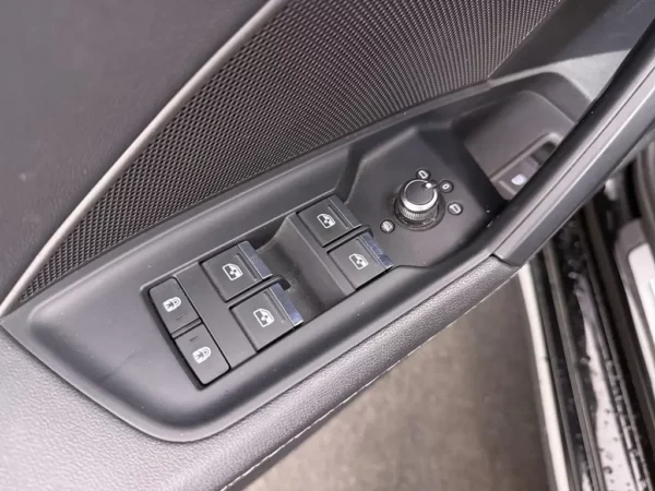Photo 6 of 26 of WAUZZZGY0MA117586 Audi A3 Sportback 45 TFSI e S