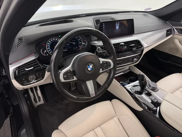 BMW 5 Serie Touring 530i xDrive High Ex.