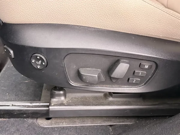 Photo 6 of 32 of WBAWY310900A77887 BMW X3 xDrive20d High Executive