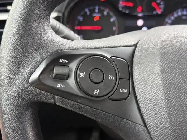 Photo 7 of 23 of VXKUPHNEKM4027365 Opel Corsa 1.2 100PK Edition