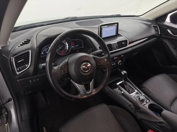 Photo 7 of 24 of JMZBM546811118317 Mazda 3 2.0 TS+ Aut.
