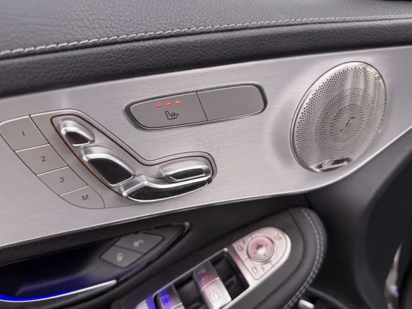 Photo 7 of 32 of W1N2539531V290493 Mercedes-Benz GLC 300e 4MATIC Premium Plus