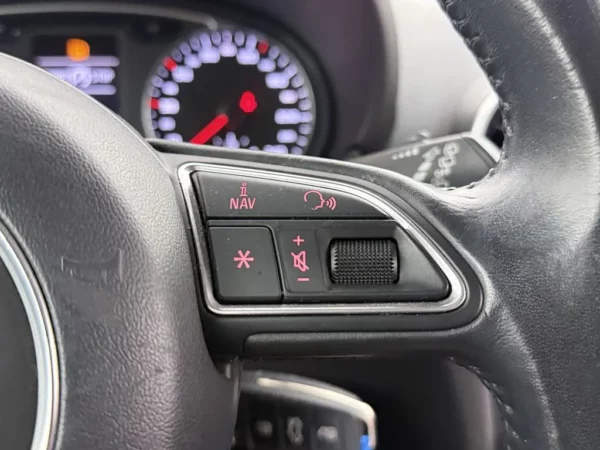 Photo 8 of 24 of WAUZZZ8X5GB017407 Audi A1 1.0 TFSI S-Tronic