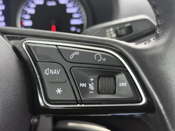 Photo 8 of 25 of WAUZZZGA6JA076735 Audi Q2 1.4 TFSI CoD Aut. Design Pro Line Plus