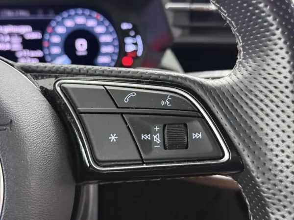 Photo 8 of 26 of WAUZZZGY0MA117586 Audi A3 Sportback 45 TFSI e S