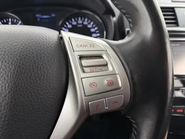 Photo 8 of 28 of VSKDDAC13U0026355 Nissan Pulsar 1.2 DIG-T Connect Edition