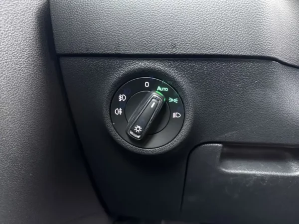 Photo 8 of 30 of TMBJP7NU6J2025916 Skoda Karoq 1.0 TSI Style