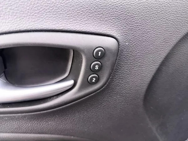 Photo 8 of 31 of ZACNJDEWXLPR03372 Jeep Compass 4xe 240 Plug-in Hybrid Electric