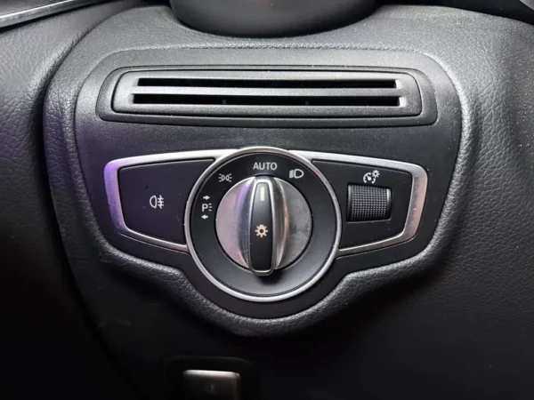 Photo 8 of 33 of W1N2539811V236801 Mercedes-Benz GLC 200 4MATIC Amg Premium Plus