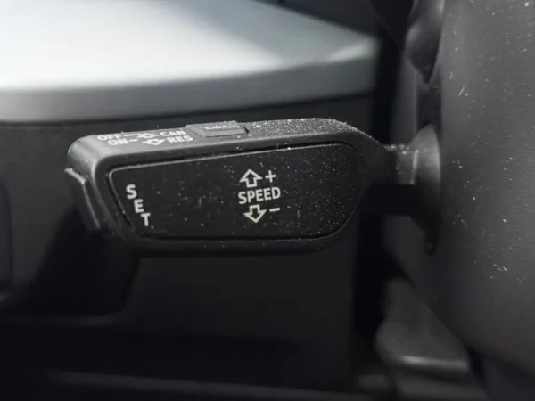 Photo 9 of 25 of WAUZZZGA6JA076735 Audi Q2 1.4 TFSI CoD Aut. Design Pro Line Plus