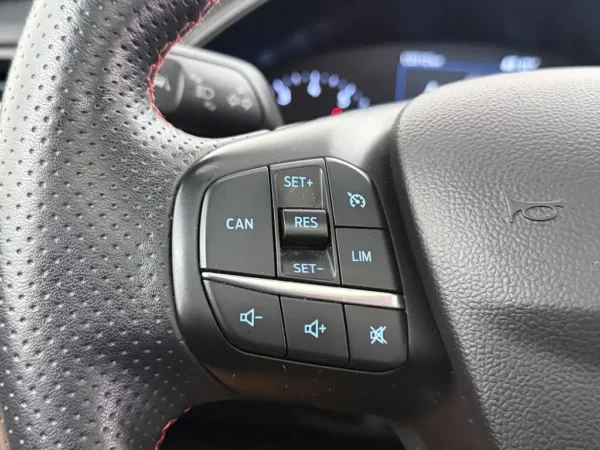 Ford Focus 1.0 EcoBoost Hybrid ST-Line X