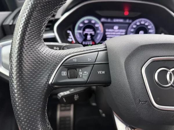 Photo 9 of 29 of WAUZZZF36M1124824 Audi Q3 45 TFSI e S edition