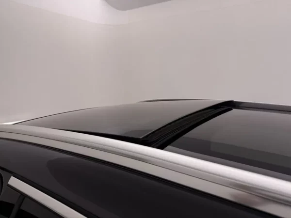 Photo 9 of 32 of W1N2539531V290493 Mercedes-Benz GLC 300e 4MATIC Premium Plus