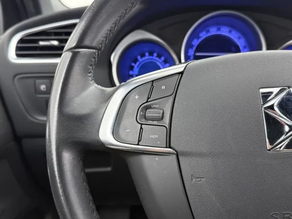 Photo 10 of 30 of VF7NXBHZMGY512722 DS DS 4 Crossback 1.6 BlueHDi Chic