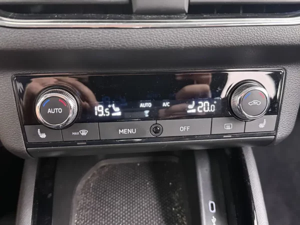 Photo 11 of 22 of TMBGK6NW1M3080096 Skoda Kamiq 1.5 TSI ACT Aut.