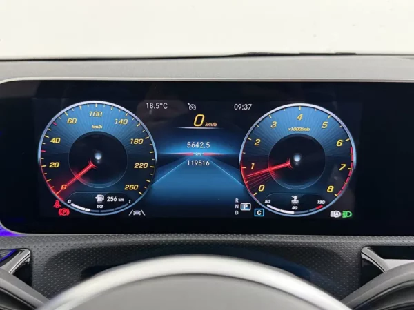 Mercedes-Benz A-Klasse 220 Aut. Premium
