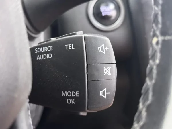Photo 12 of 31 of VF1RFE00859824686 Renault Kadjar 1.2 TCe Bose