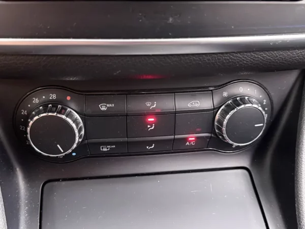 Mercedes-Benz CLA-Klasse 180 Ambition AMG