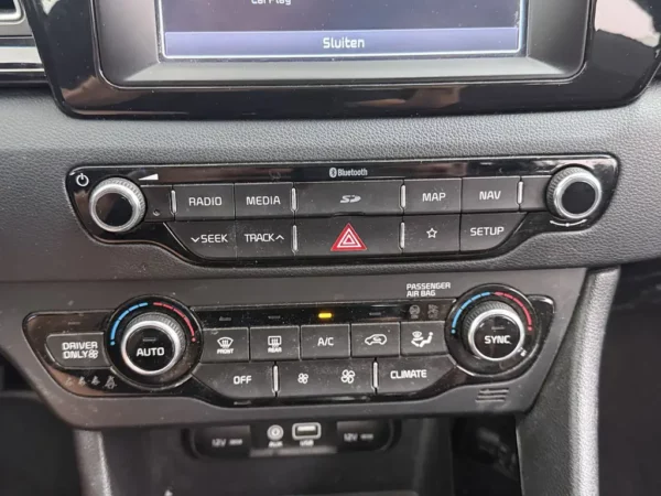 Kia Niro 1.6 GDi Hybrid DynamicLine Navi