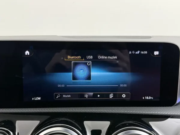 Mercedes-Benz CLA-Klasse 200 Premium Plus