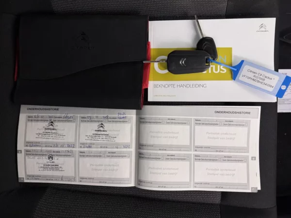 Photo 17 of 23 of VF70PHMZBHE543564 Citroen C4 Cactus 1.2 PureTech Feel