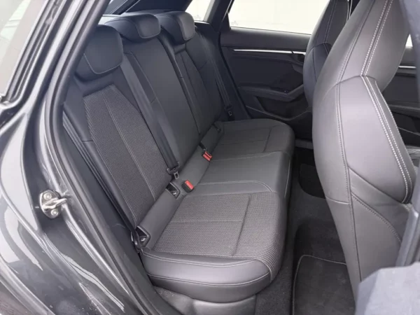 Photo 17 of 25 of WAUZZZGY5NA052218 Audi A3 Sportback 30 TFSI DSG S-Line