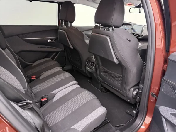 Photo 17 of 26 of VF3MRHNSMNS054481 Peugeot 5008 1.2 PureTech Active Pack 7p.